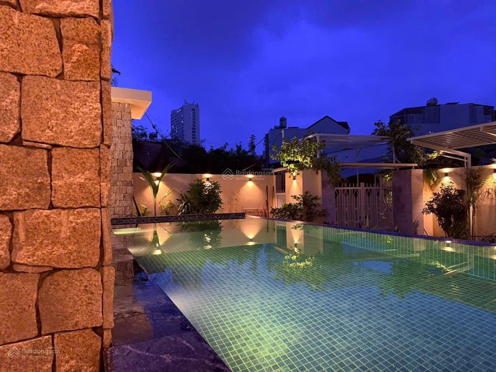 Cho thuê villa hồ bơi + sân vườn khu ba làng  bắc nha trang thích hợp nghỉ dưỡng lâu dài
