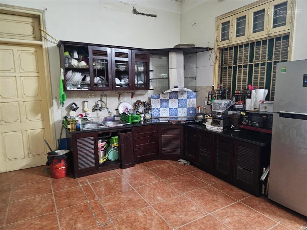 Cần bán nhà phố giáp nhất, quan nhân thanh xuân hà nội dt 180 mặt tiền 7m giá 33.5 tỷ oto vào kd