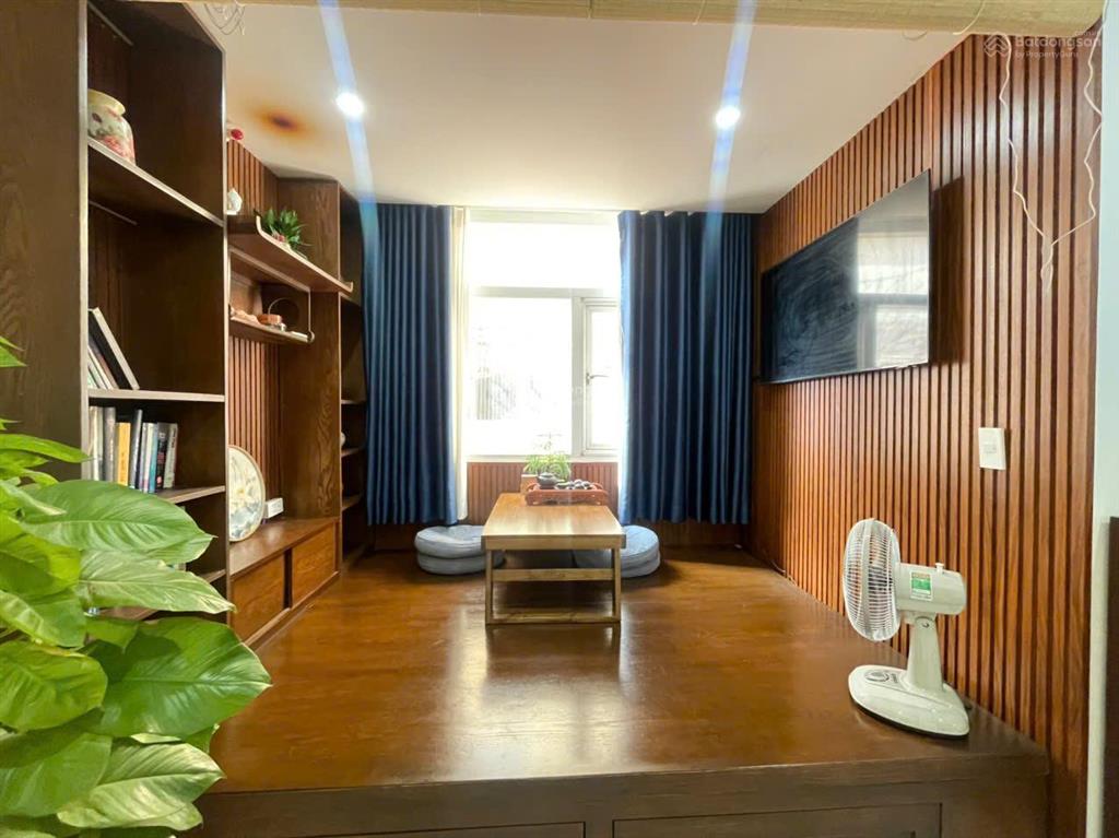 Penthouse hoàng kim thế gia 145,1m2  view sân bay hiếm có  full nội thất cao cấp  5,5 tỷ đồng