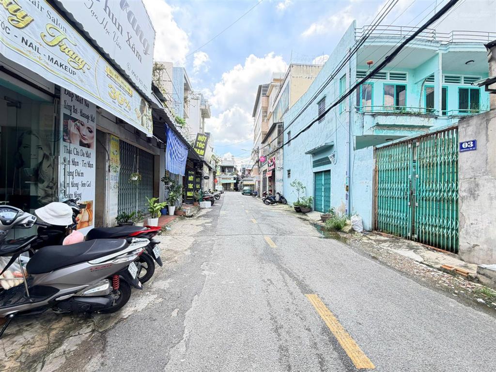 Bán nhà đất 2 mặt tiền quận 12  gần ngã tư an sương  ngang 20m, diện tích gần 700m  giá tốt