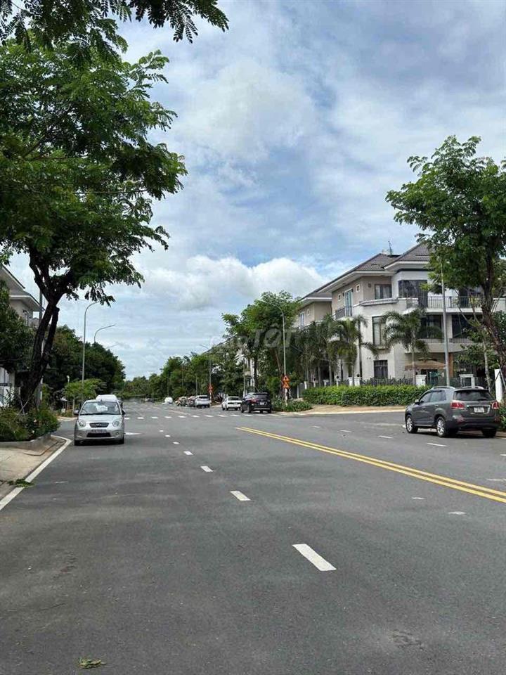 Cho thuê căn Góc Biệt Thự Vườn Kiến Á 3 lầu full nội thất giá rẻ 27Tr