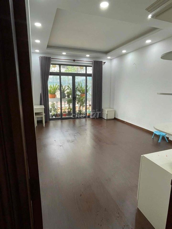 Cho thuê nhà ngay hẻm xe hơi 502 HTP gần PMH full nội thât | DT 4-15