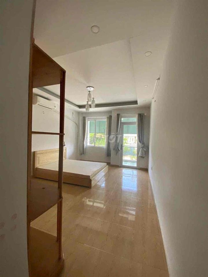 🔥 30 TRIỆU THUÊ NGUYÊN CĂN MẶT TIỀN ĐƯỜNG 24M Q7 – 4 TẦNG, GARA Ô