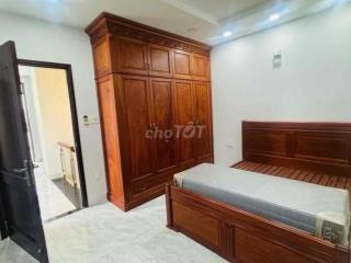 Nhà 4 Tầng Quận 7 – Xe Hơi Đậu Trước Nhà – Chỉ 20m Ra Hoàng Trọng Mâu