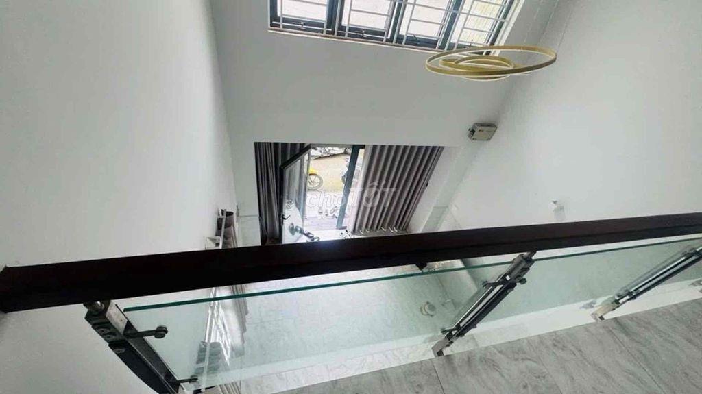 Nhà 4 Tầng Quận 7 – Xe Hơi Đậu Trước Nhà – Chỉ 20m Ra Hoàng Trọng Mâu