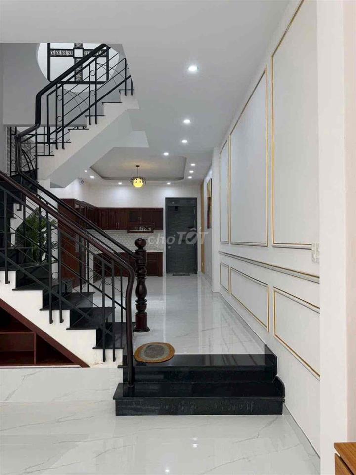 Cho thuê nhà mặt tiền Phan Huy Thực 3 lầu nội thất mới đẹp giá 30trieu