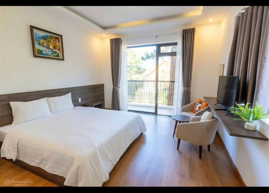 Cho thuê khách sạn 3 sao, 36 phòng, đầy pccc, view rừng thông