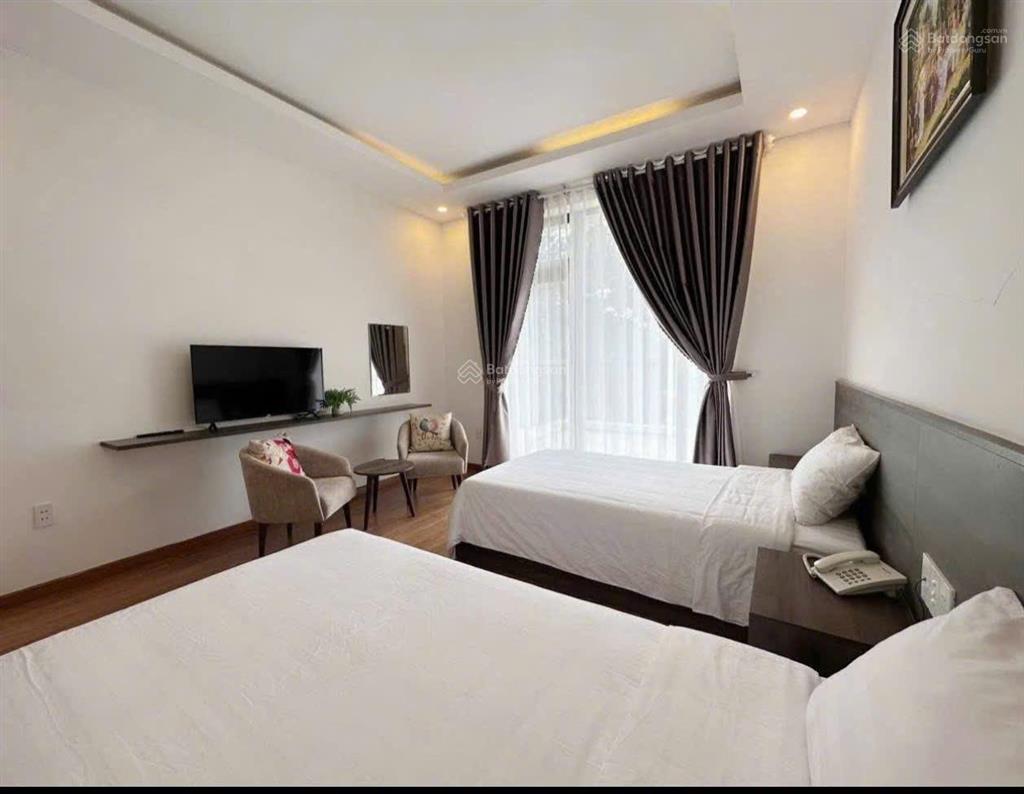 Cho thuê khách sạn 3 sao, 36 phòng, đầy pccc, view rừng thông
