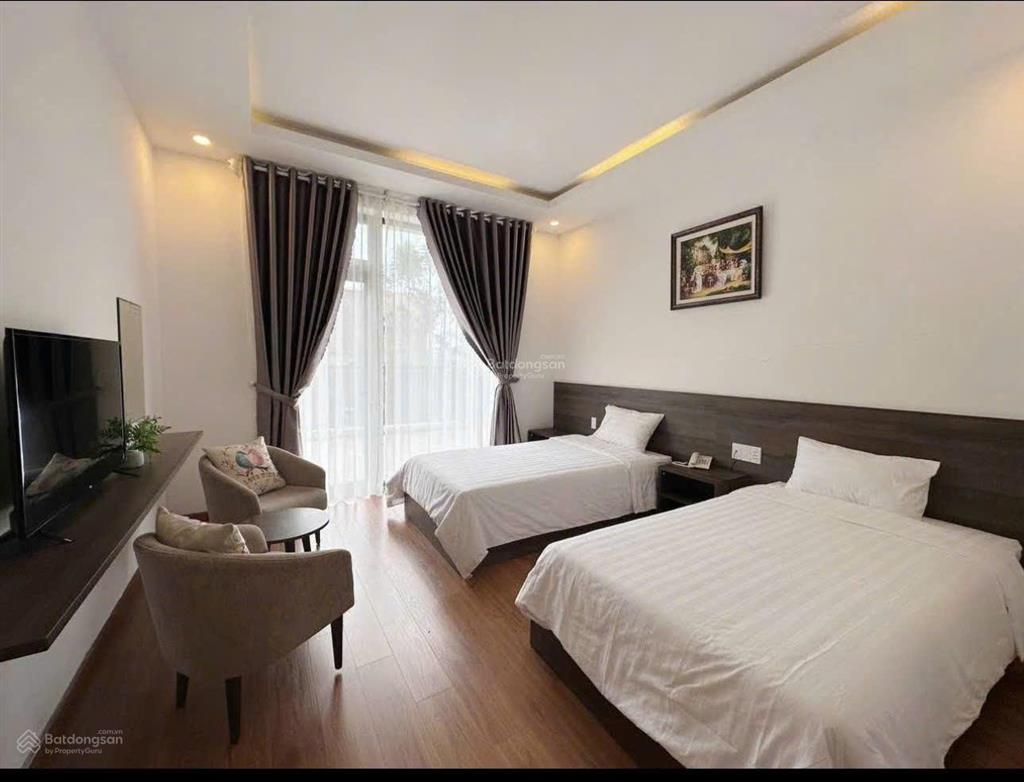 Cho thuê khách sạn 3 sao, 36 phòng, đầy pccc, view rừng thông