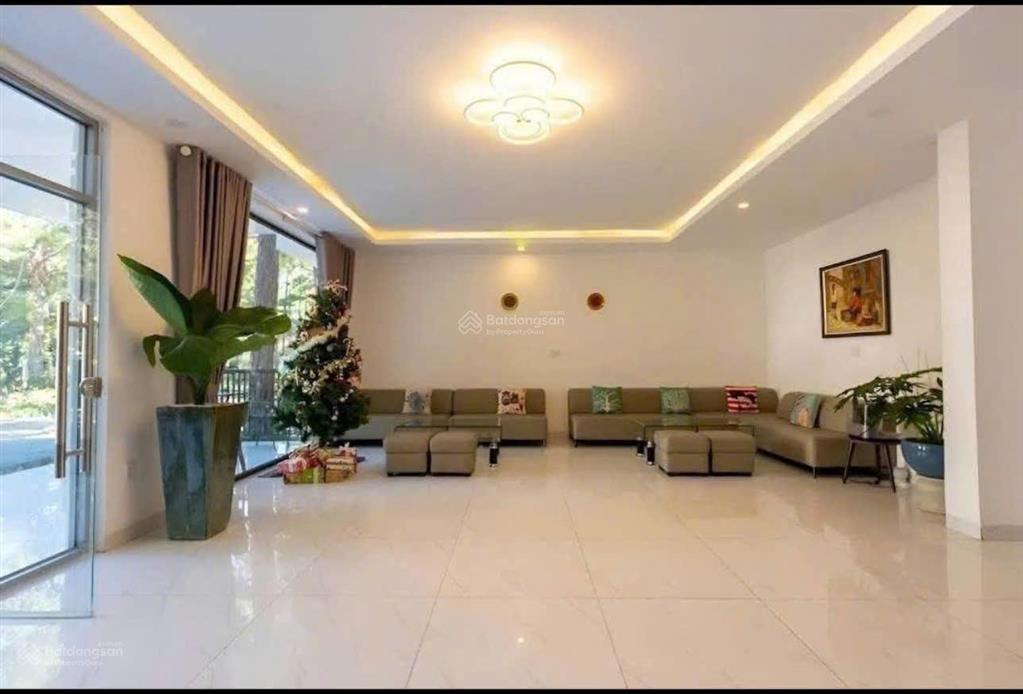Cho thuê khách sạn 3 sao, 36 phòng, đầy pccc, view rừng thông