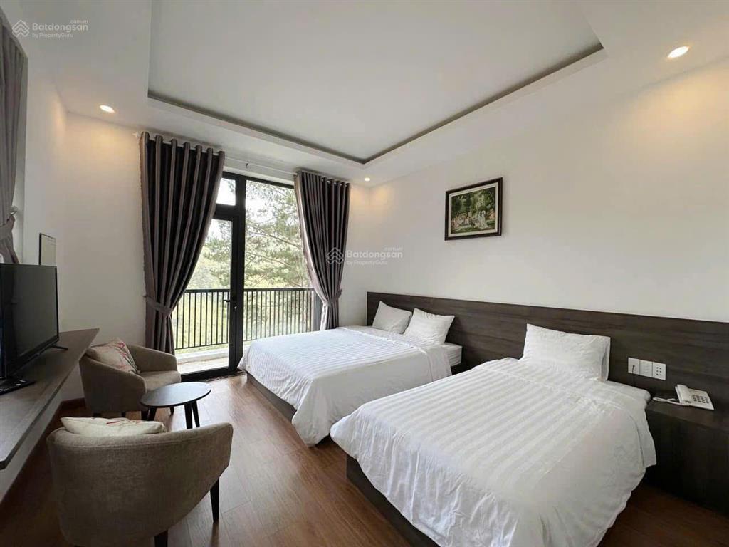 Cho thuê khách sạn 3 sao, 36 phòng, đầy pccc, view rừng thông