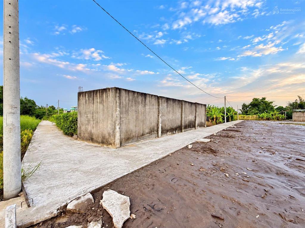 Chính chủ gửi bán đất ngay uỷ ban xã mỹ lộc