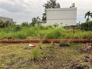 Chính chủ cần bán gấp 100m full thổ cư tại tt cần đước. 615tr shr . 0843 378 *** gặp thanh