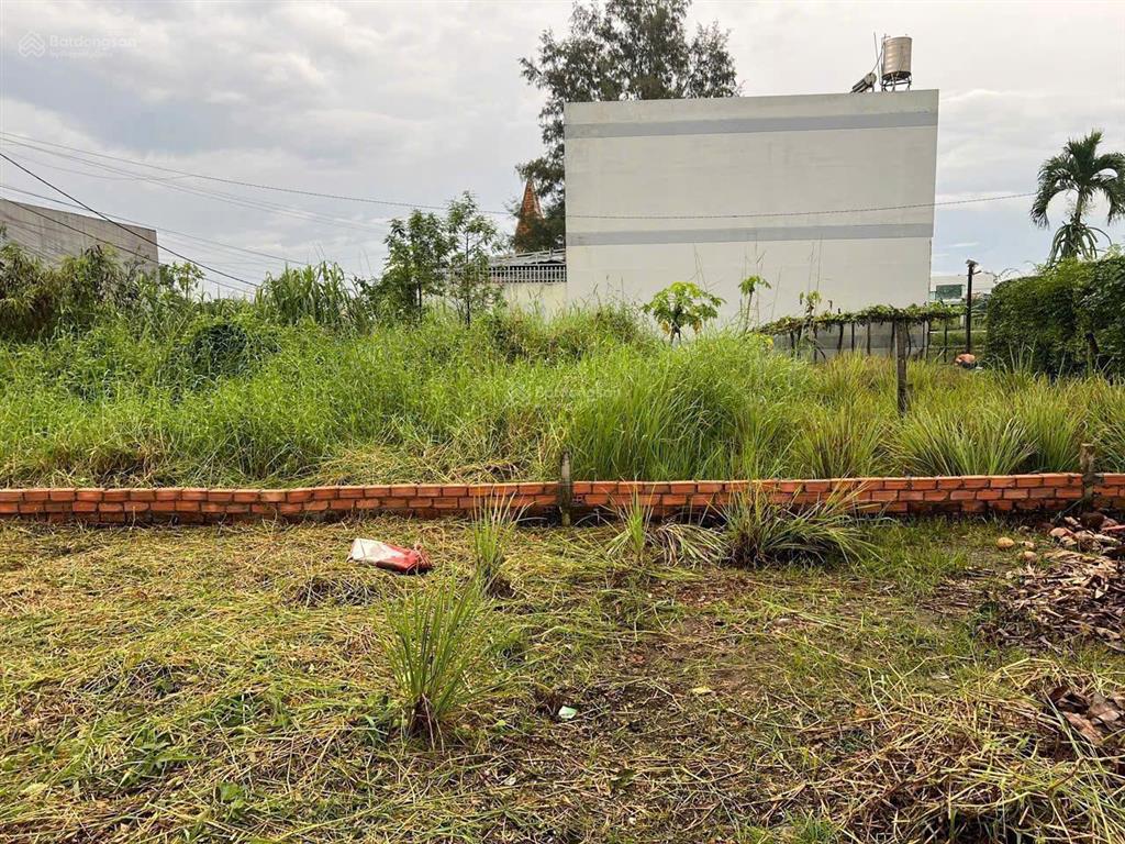 Hẻm 1/ đoàn nguyễn tuấn quẹo vô đường betong 3m, 84m giá 790tr shr còn tl.  0843 378 *** gặp thanh