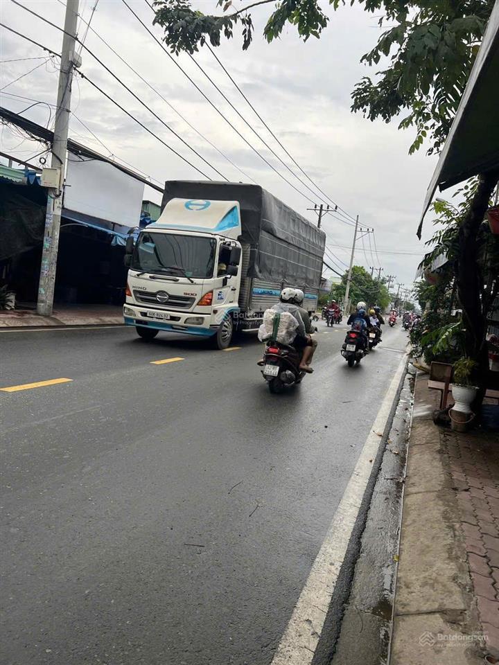 Hẻm 1/ đoàn nguyễn tuấn quẹo vô đường betong 3m, 84m giá 790tr shr còn tl.  0843 378 *** gặp thanh