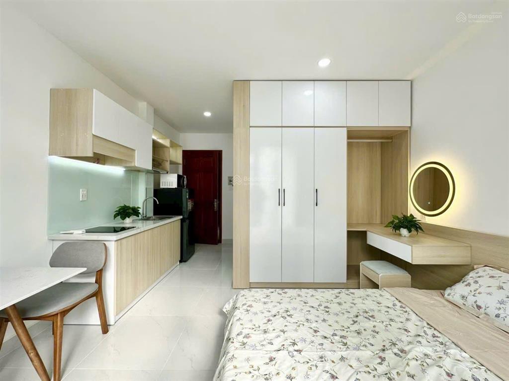 Cho thuê căn hộ 35m² ban công, giặt riêng gần quận 1, bùi đình túy, chợ bà chiểu mới keng 100%