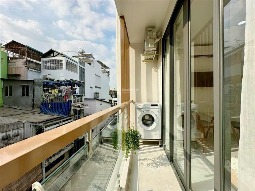 Cho thuê căn hộ 35m² ban công, giặt riêng gần quận 1, bùi đình túy, chợ bà chiểu mới keng 100%