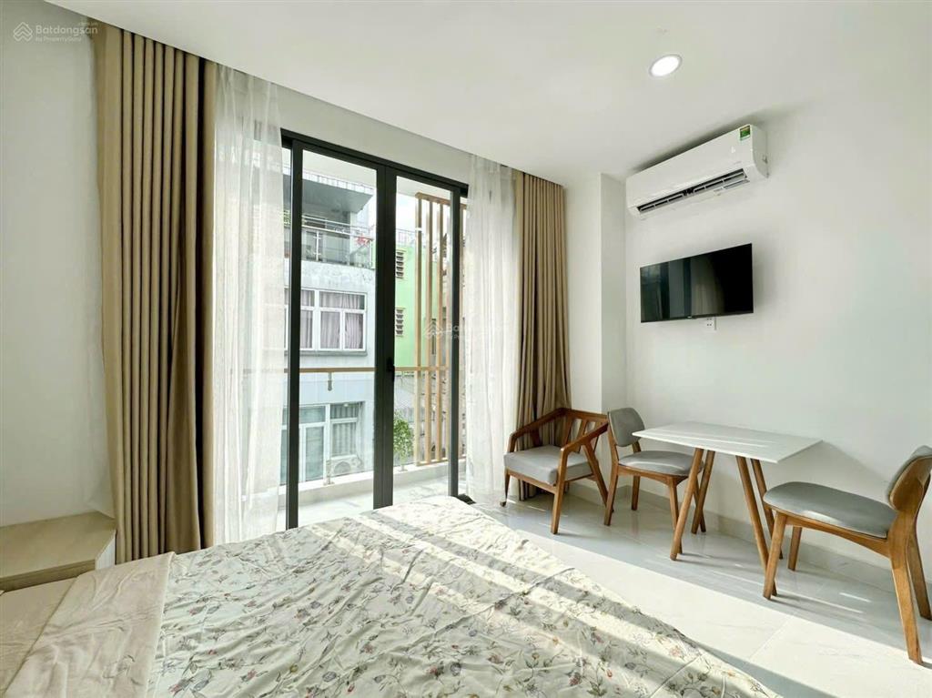 Cho thuê căn hộ 35m² ban công, giặt riêng gần quận 1, bùi đình túy, chợ bà chiểu mới keng 100%