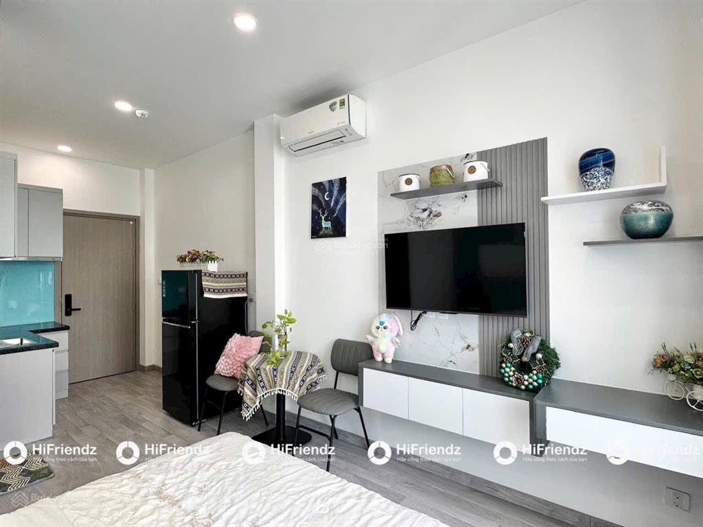 Cho thuê căn hộ ban công mới 100% khu tổ hợp phan xích long, gần bờ kè trường sa quận 1, quận 3