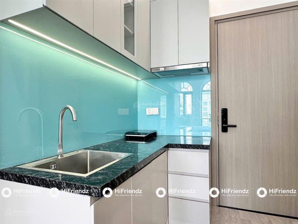 Cho thuê căn hộ ban công mới 100% khu tổ hợp phan xích long, gần bờ kè trường sa quận 1, quận 3