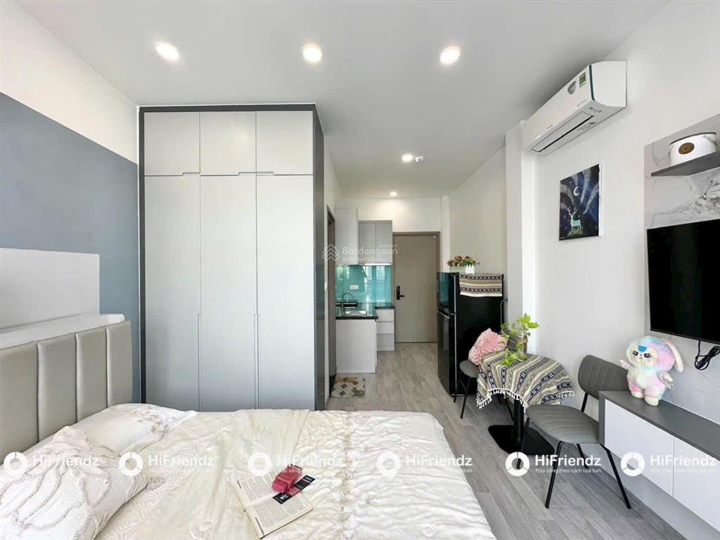 Cho thuê căn hộ ban công mới 100% khu tổ hợp phan xích long, gần bờ kè trường sa quận 1, quận 3