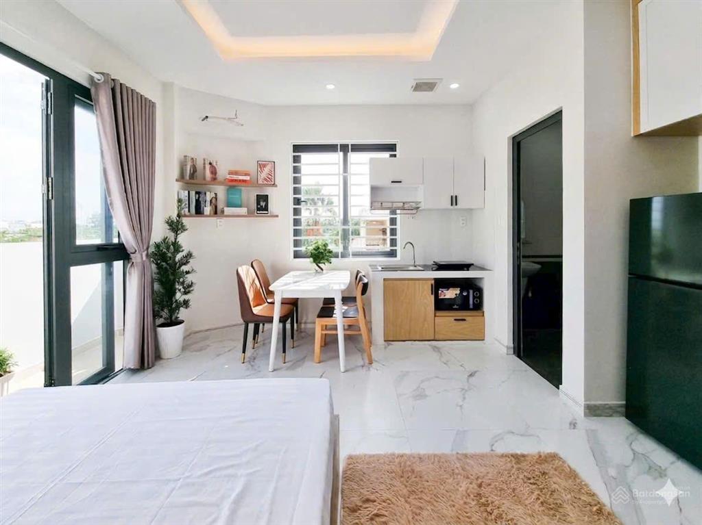 Cho thuê căn hộ 35m2 ban công khu tổ hợp phan xích long, gần bờ kè trường sa quận 1, quận 3 mới