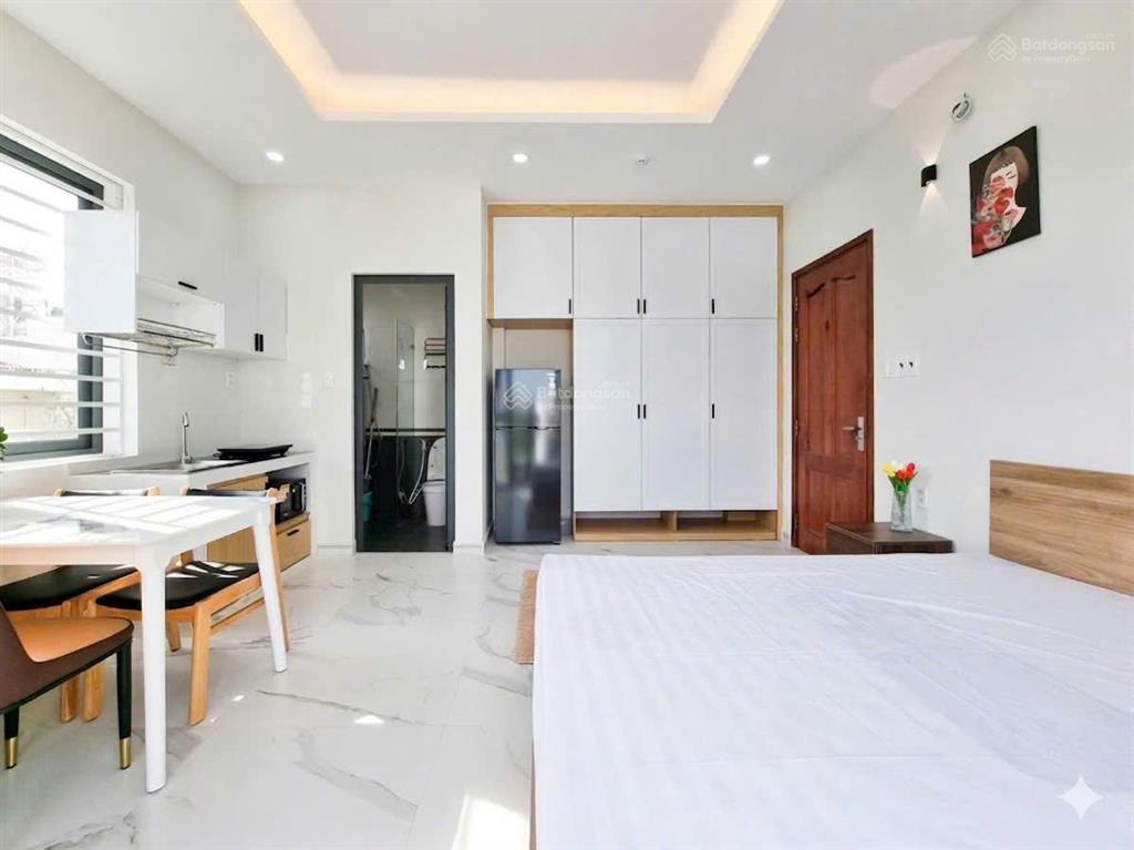 Cho thuê căn hộ 35m2 ban công khu tổ hợp phan xích long, gần bờ kè trường sa quận 1, quận 3 mới