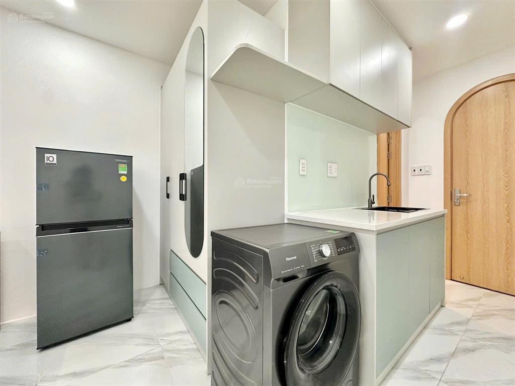 Cho thuê căn hộ ban công gần quận 1,3, quận 10, sân bay, bình thạnh gần nguyễn văn trỗi