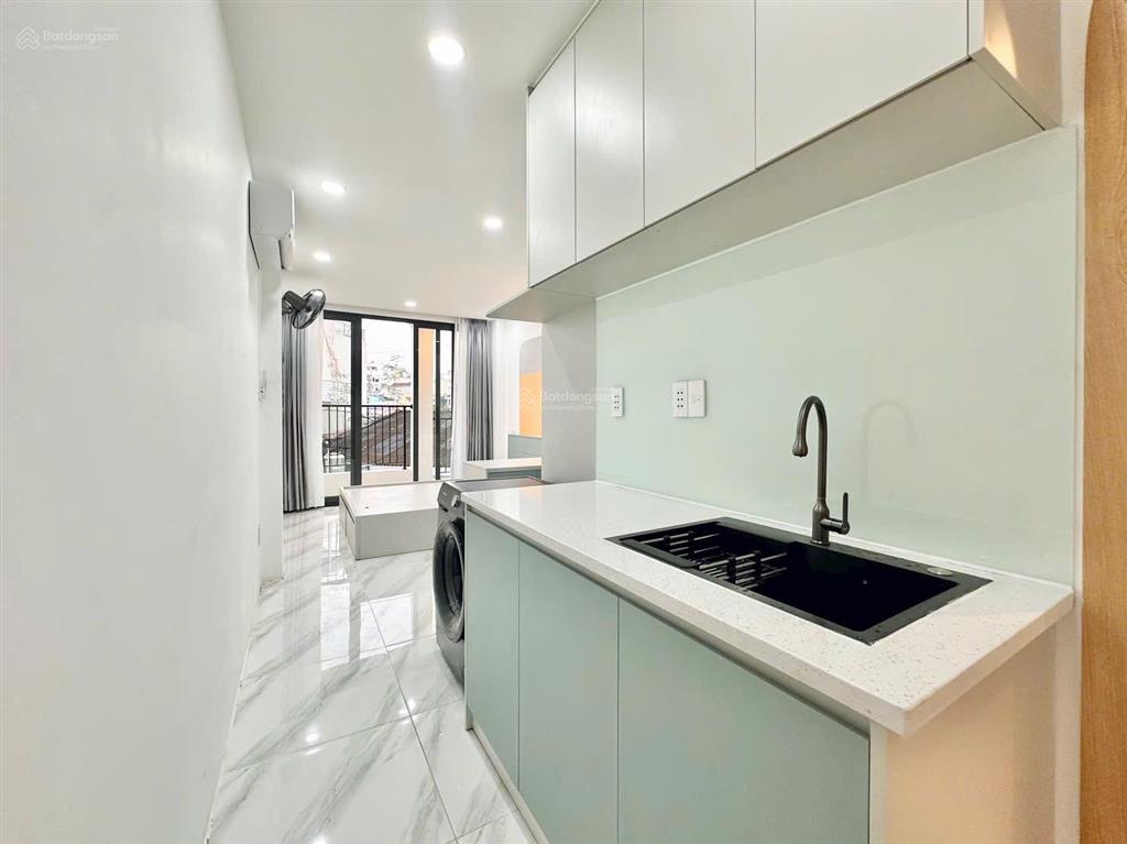 Cho thuê căn hộ ban công gần quận 1,3, quận 10, sân bay, bình thạnh gần nguyễn văn trỗi