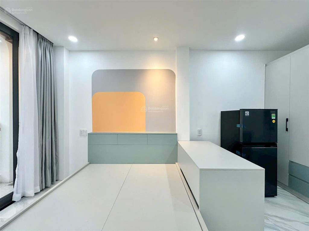 Cho thuê căn hộ ban công gần quận 1,3, quận 10, sân bay, bình thạnh gần nguyễn văn trỗi