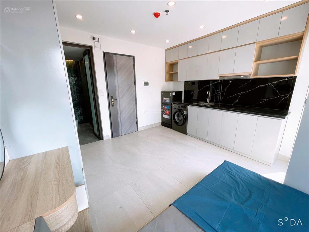 Cho thuê căn hộ 35m2 có ban công giặt riêng gần quận 1, ngã tư hàng xanh, nguyễn gia trí