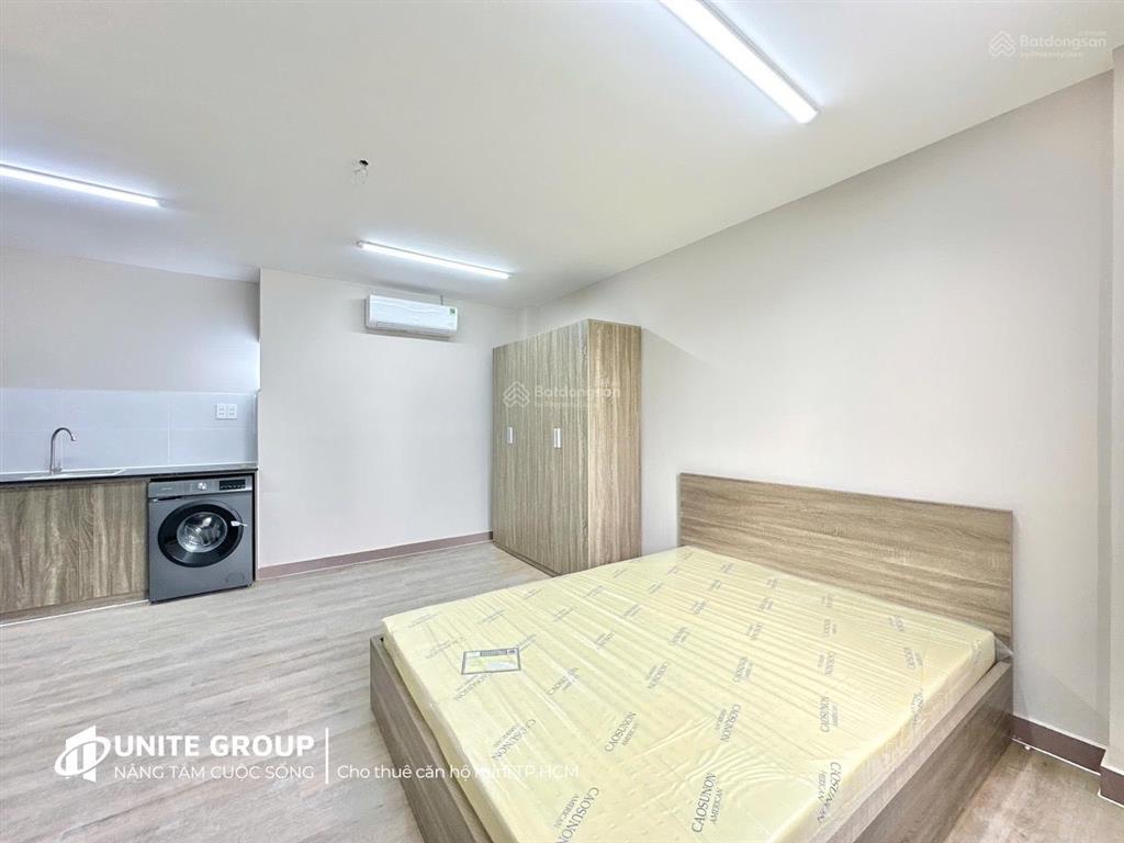 Cho thuê căn hộ mới 100% tới 40m2 gần quận 1, ngã tư hàng xanh, view landmark 81, nhà thang máy
