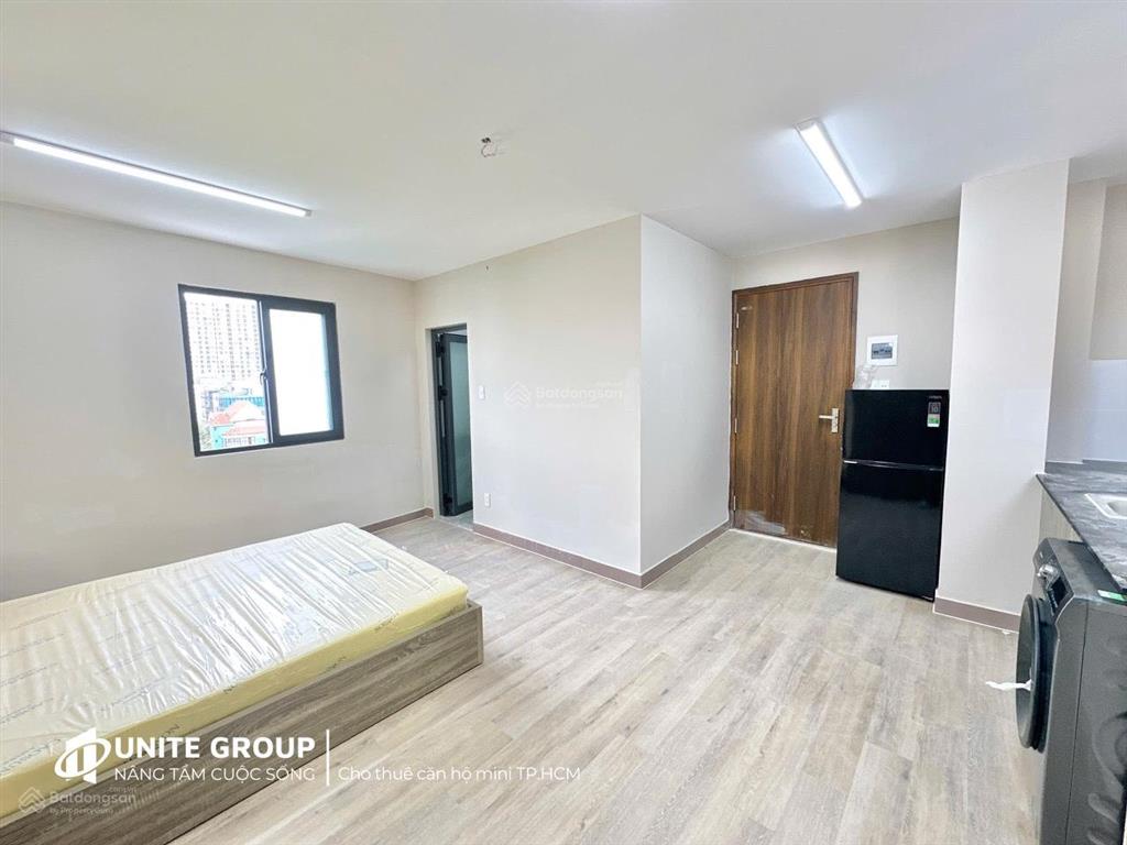 Cho thuê căn hộ mới 100% tới 40m2 gần quận 1, ngã tư hàng xanh, view landmark 81, nhà thang máy