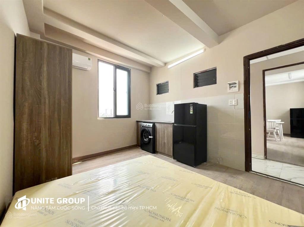 Cho thuê phòng 32m2 gần quận 1, ngã tư hàng xanh, view landmark 81, nhà thang máy