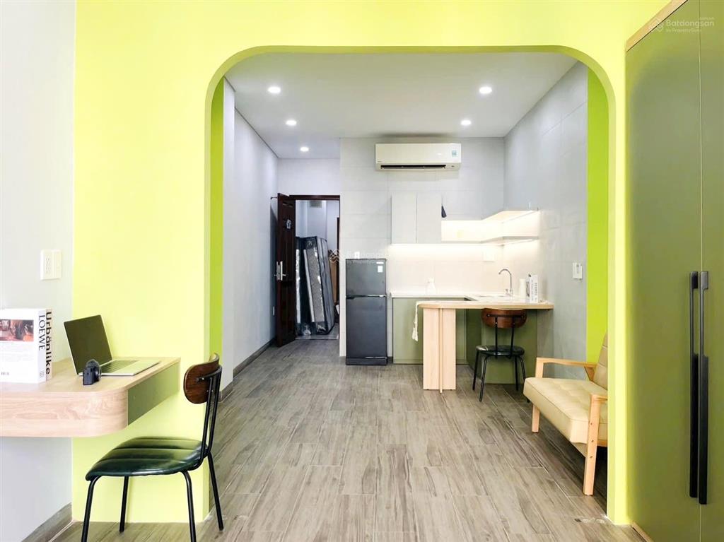Cho thuê căn hộ 35m2 có ban công gần khu phan xích long  trường sa, quận 1, quận 3 full nội thất