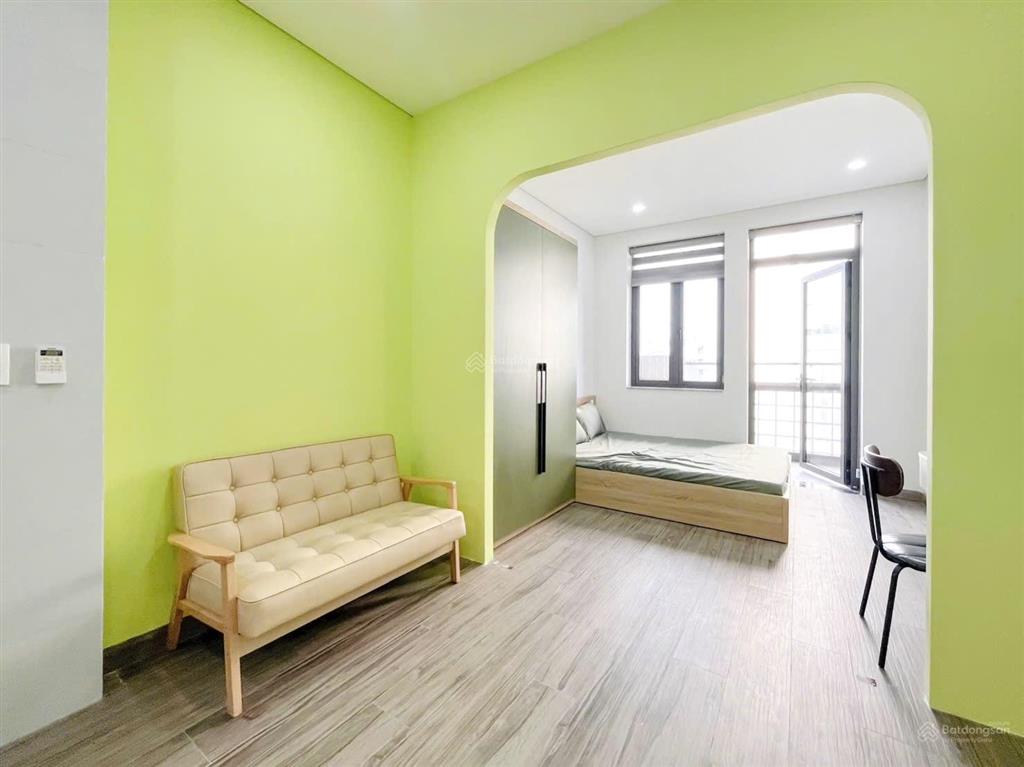 Cho thuê căn hộ 35m2 có ban công gần khu phan xích long  trường sa, quận 1, quận 3 full nội thất