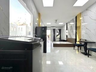 Căn hộ ban công, diện tích lớn, giặt riêng cho thuê tại phú nhuận, gần sân bay, quận 3, quận 1