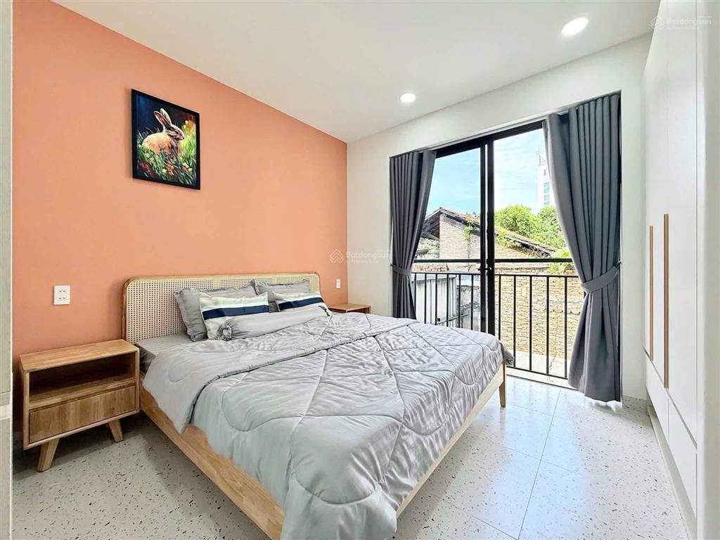 Cho thuê căn hộ tách bếp ban công, giặt riêng, gần quận 1, phan xích long, quận 3, bình thạnh