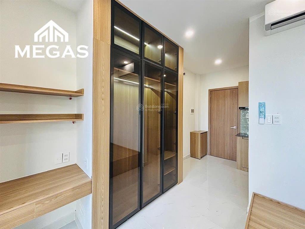 Cho thuê phòng studio 35m2 tách bếp ban công ngay ngã tư phú nhuận, gần bình thạnh, phan xích long