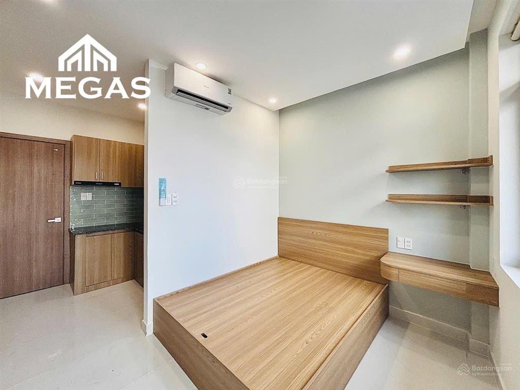 Cho thuê phòng studio 35m2 tách bếp ban công ngay ngã tư phú nhuận, gần bình thạnh, phan xích long