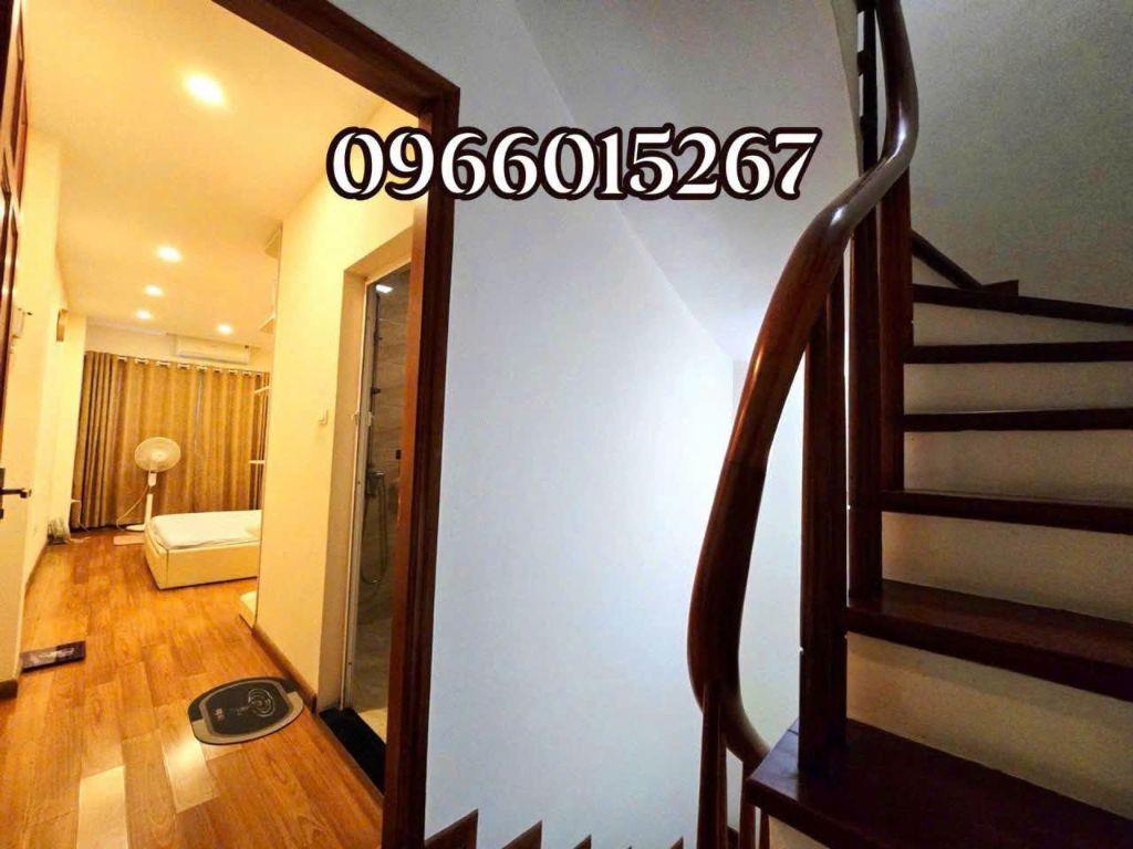 Nhà đẹp Trần Khát Chân 7,5 tỷ diện tích 43m2.Dân xây 5 tầng ,3 bước ô tô đỗ.