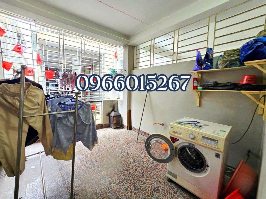 Trần Khát Chân 7,5 tỷ với diện tích 43m2.dân xây 5 tầng, 3 bước ra ô tô đỗ.