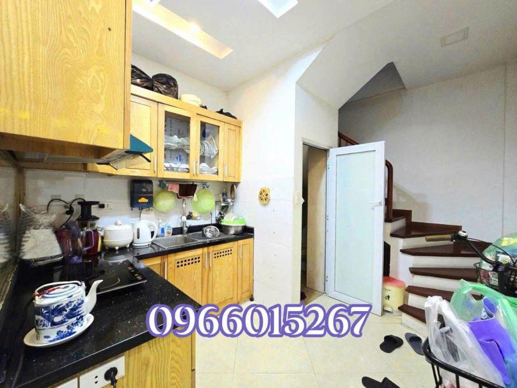 Trần Khát Chân 7,5 tỷ với diện tích 43m2.dân xây 5 tầng, 3 bước ra ô tô đỗ.