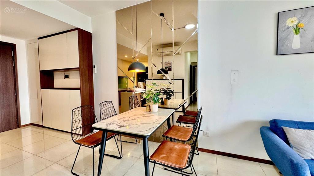 One verandah cho thuê căn 2 phòng ngủ, ban công đông bắc , full nội thất cao cấp giá chỉ 21 triệu