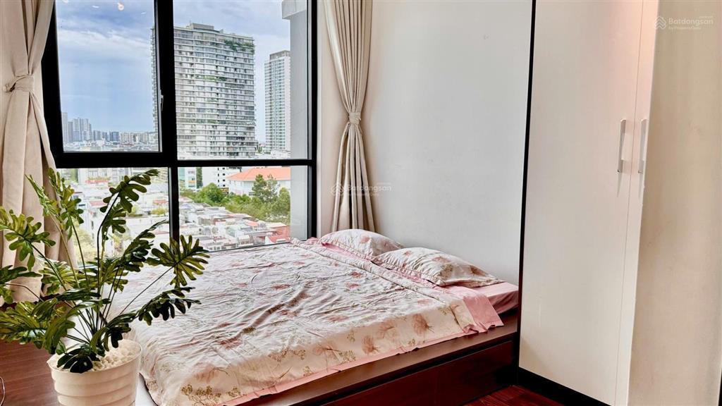 One verandah cho thuê căn 2 phòng ngủ, ban công đông bắc , full nội thất cao cấp giá chỉ 21 triệu