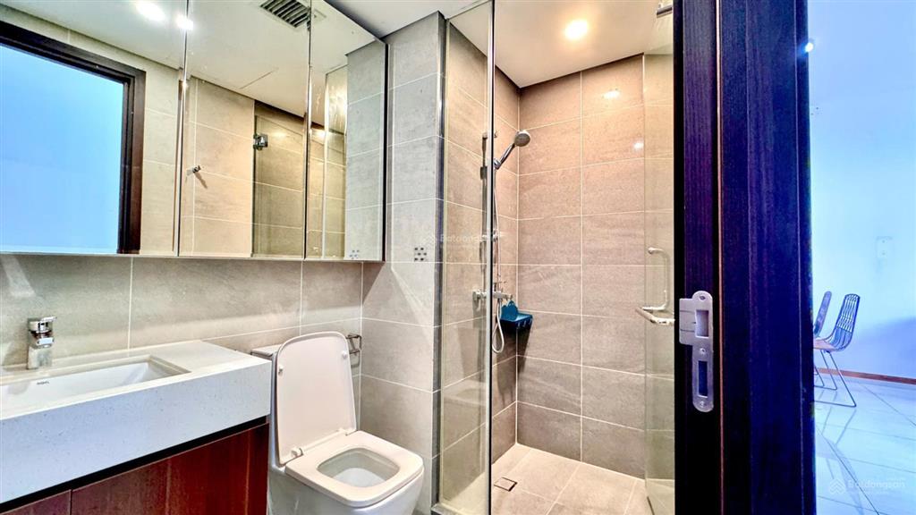 One verandah cho thuê căn 2 phòng ngủ, ban công đông bắc , full nội thất cao cấp giá chỉ 21 triệu