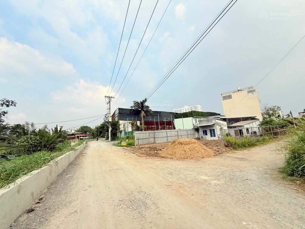 4.5x15 vuông vức, 3 căn ra mặt tiền, hẻm ô tô trước nhà 4m, vườn lài, an phú đông, giáp gò vấp