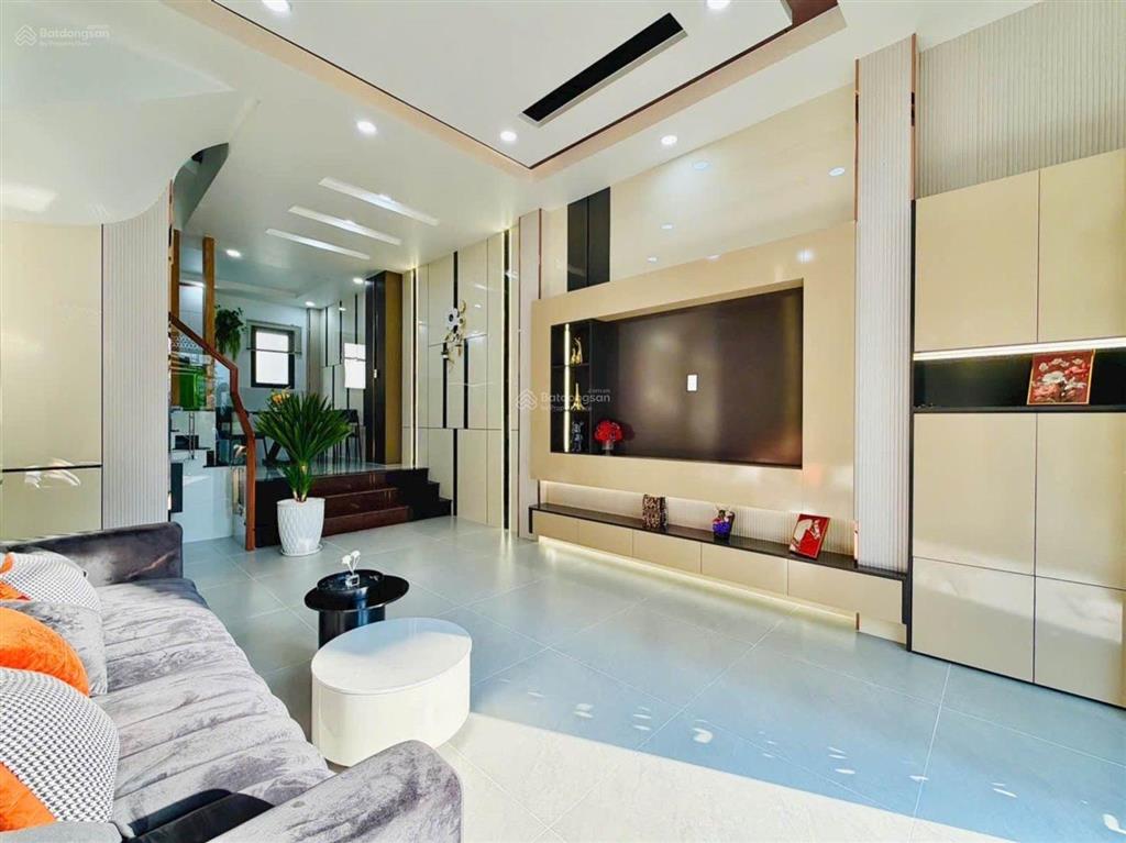 Lê văn thọ, 6.75 tỉ, ô tô ngủ trong nhà, 4pn, 3wc, 4x11 vuông, 43m2, shr, gần công viên làng hoa