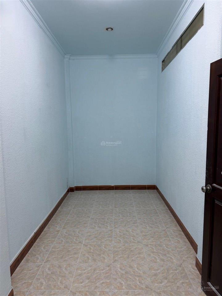 Bán gấp nhà ngang 7m bề thế, vuông vức, 54m2 không lộ giới, đường hoa phan xích long, phú nhuận