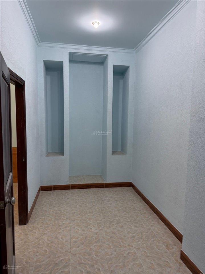 Bán gấp nhà ngang 7m bề thế, vuông vức, 54m2 không lộ giới, đường hoa phan xích long, phú nhuận